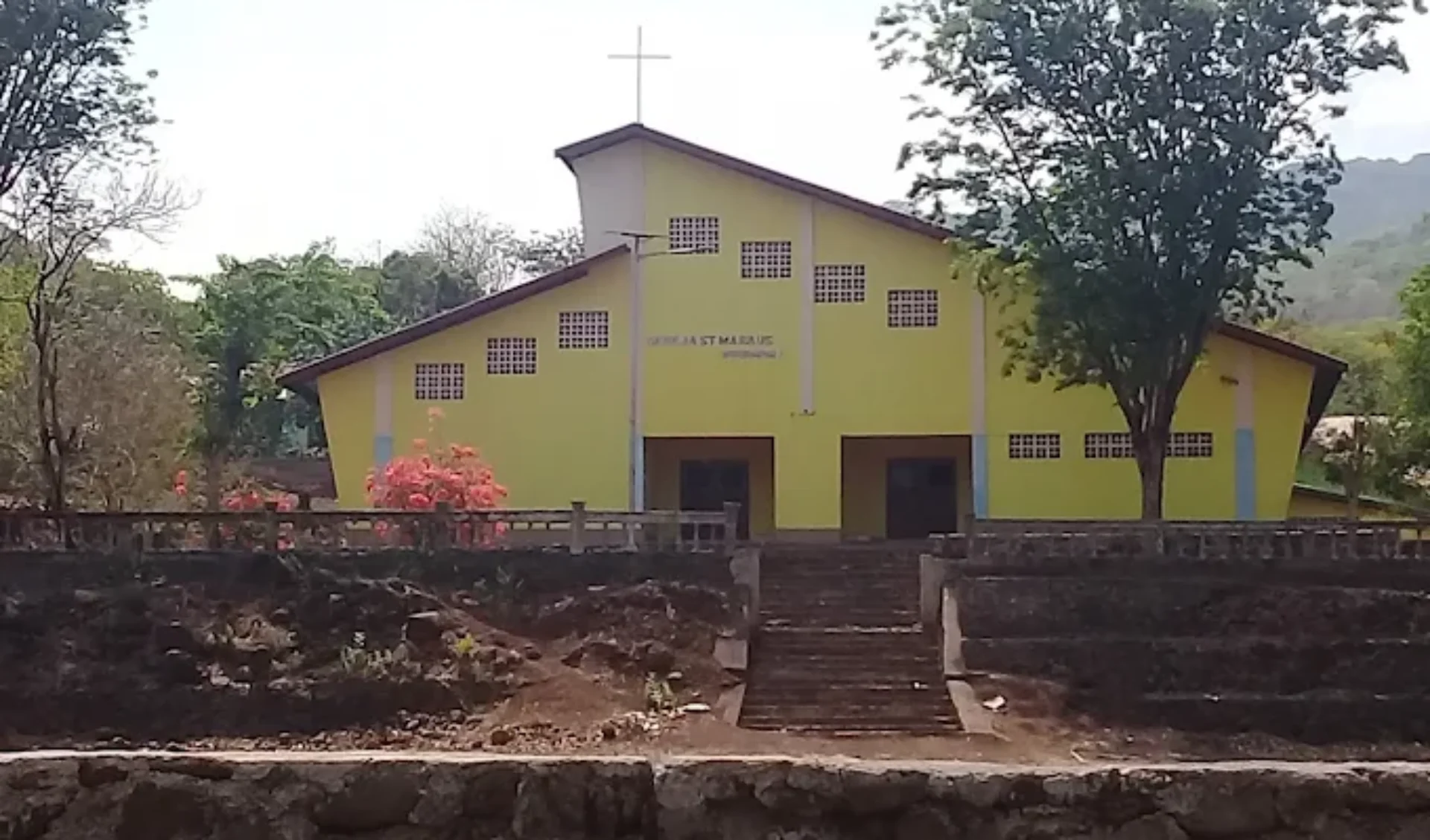 gereja st markus waimana